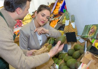 Quality inspection in the supermarket. Photo by ALPA PROD/Shutterstock.com