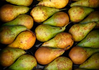 Zorgvuldig verpakte peren. Foto van Unconventional/Shutterstock.com