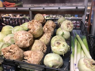 Droge-mist installatie toegepast bij onverpakte groenten in een supermarkt. Foto door WUR.